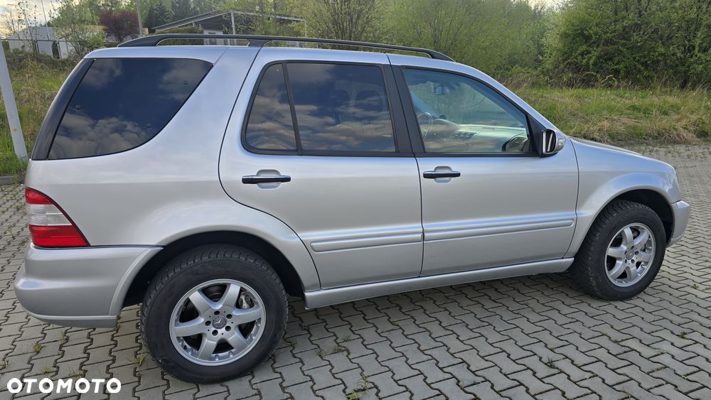 Mercedes-Benz ML 500 - 8