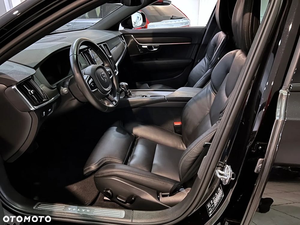 Volvo V90 Cross Country B5 D AWD Momentum Pro - 1