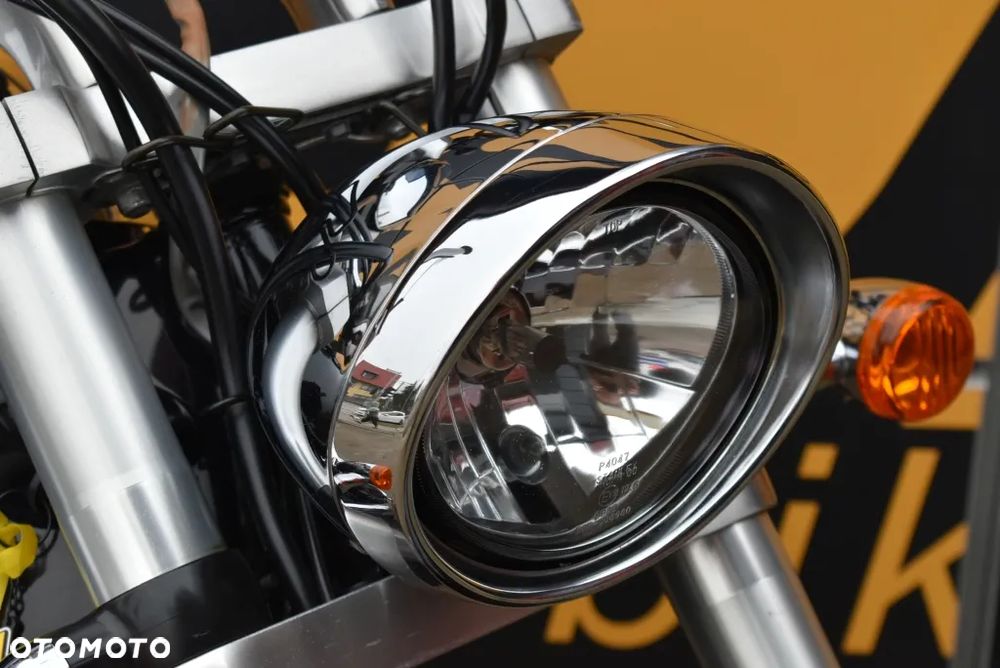 Suzuki Intruder - 35