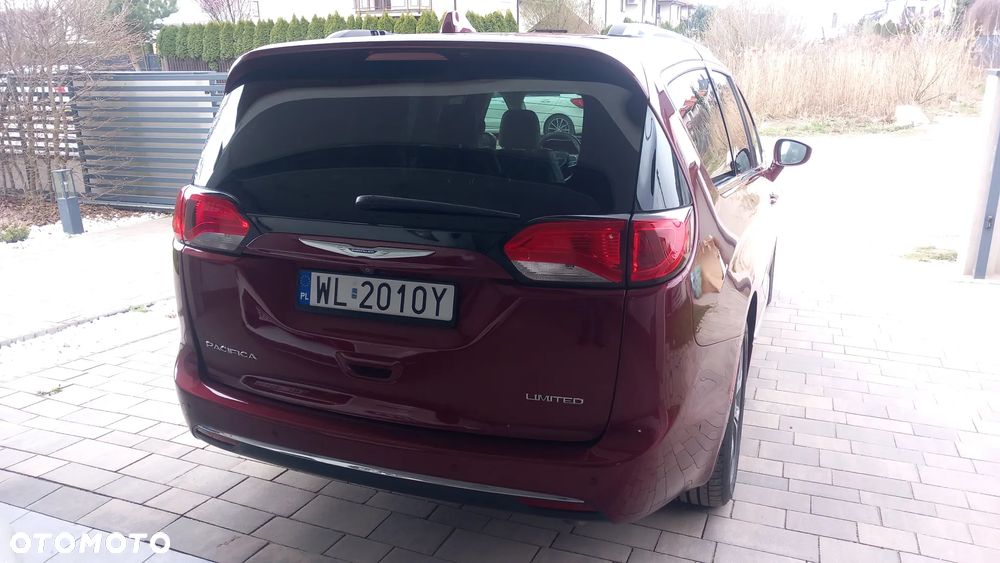 Chrysler Pacifica - 5