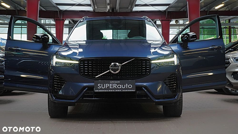 Volvo XC 60 B4 D AWD Plus Dark - 4
