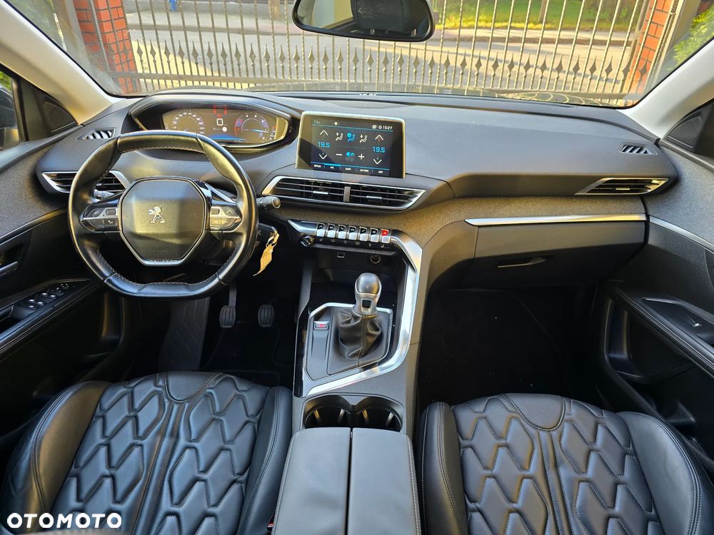 Peugeot 5008 - 8