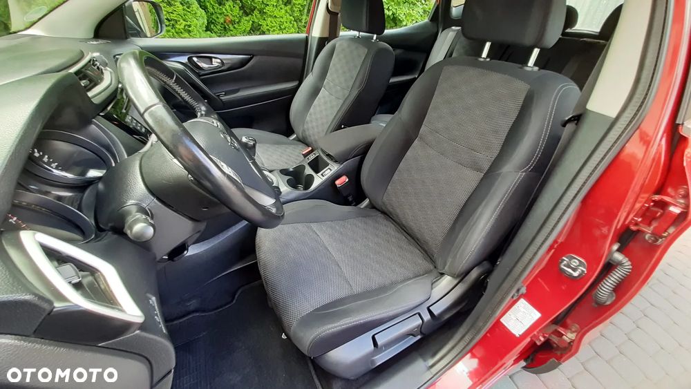 Nissan Qashqai 1.2 DIG-T N-Vision - 28