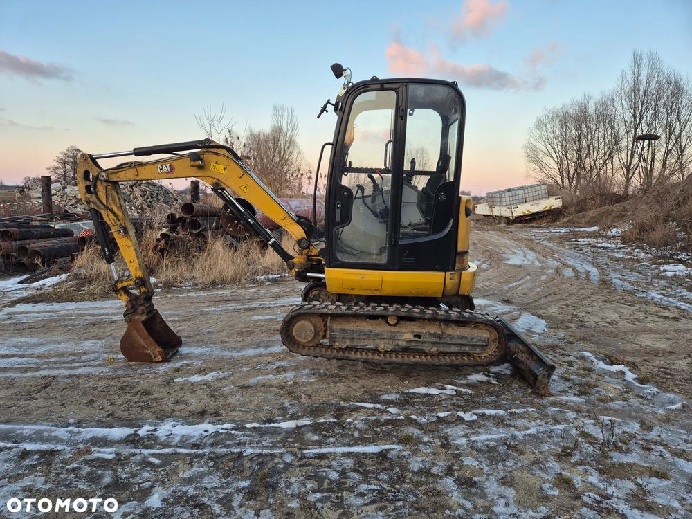 Caterpillar CAT 302.7 - 1