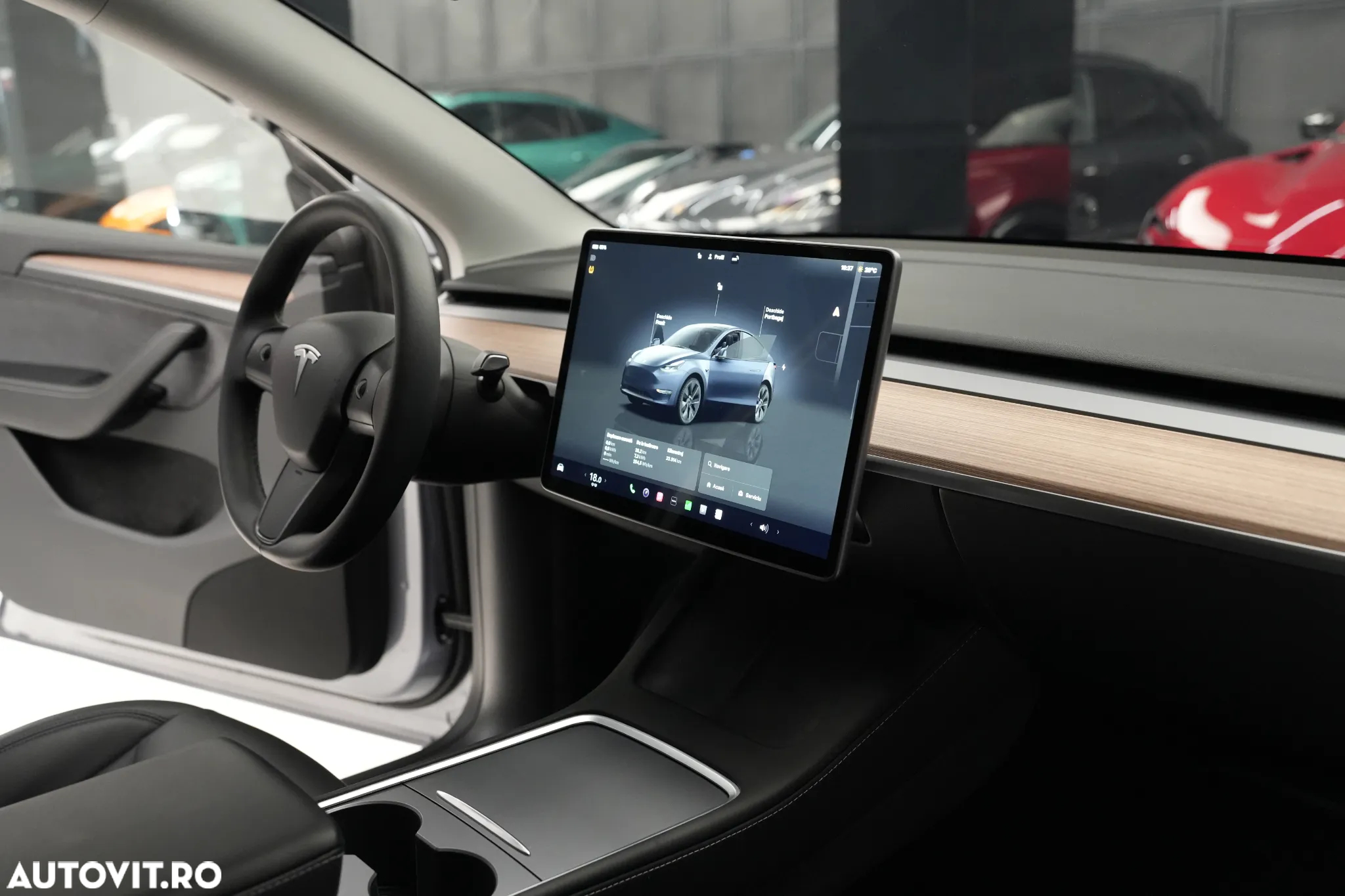 Tesla Model Y AWD Long Range - 38