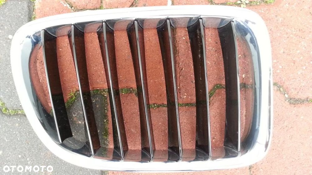 BMW X3 F25 GRILL ATRAPA NERKA PRAWA - 1