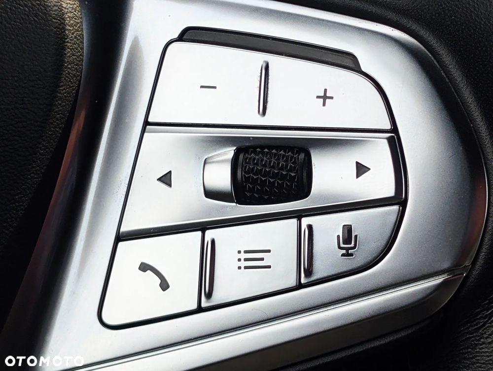 BMW Seria 3 318d Sport Line Shadow - 30