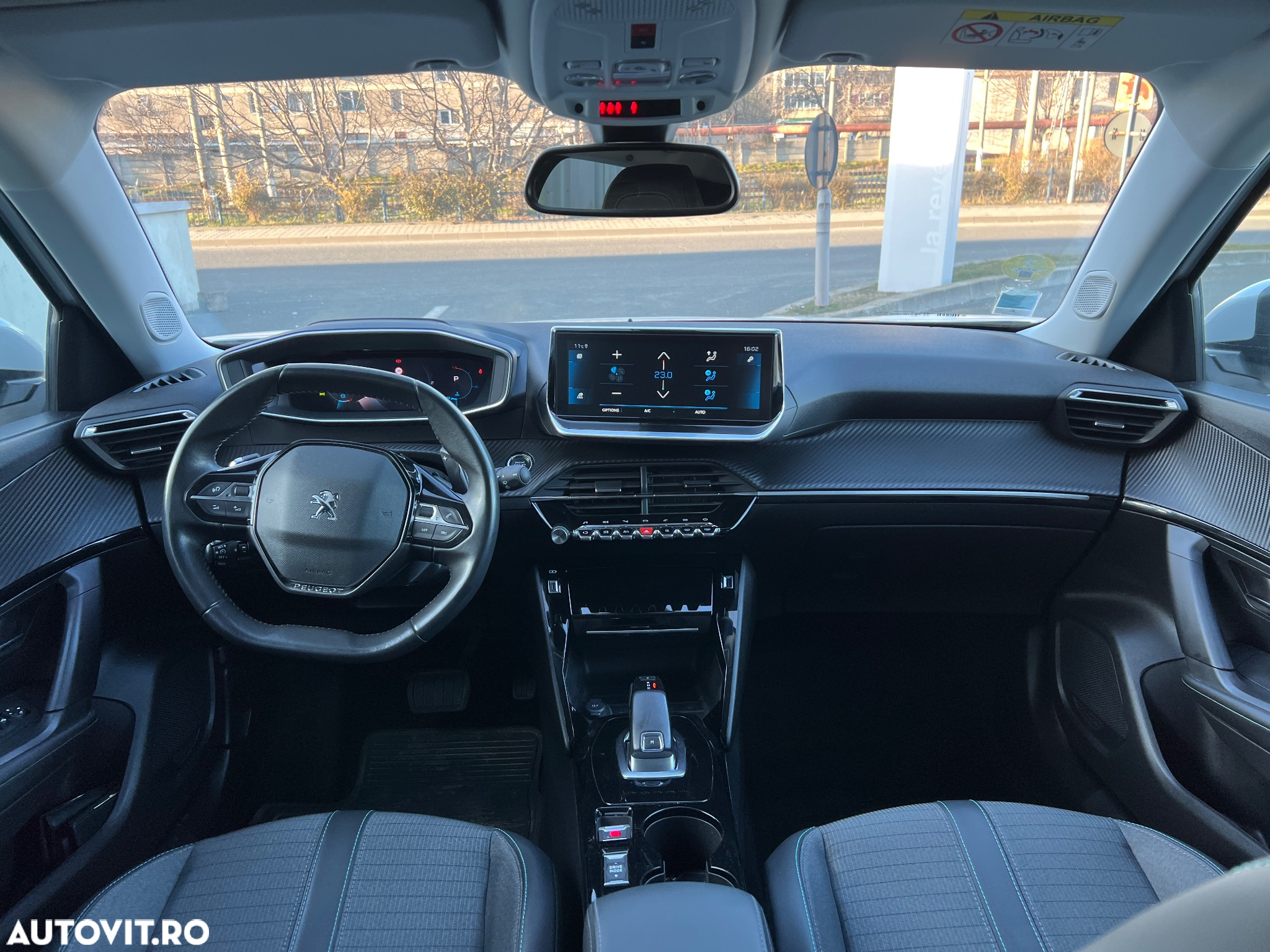 Peugeot 2008 1.5 BlueHDI 130 S&S EAT8 Allure - 5
