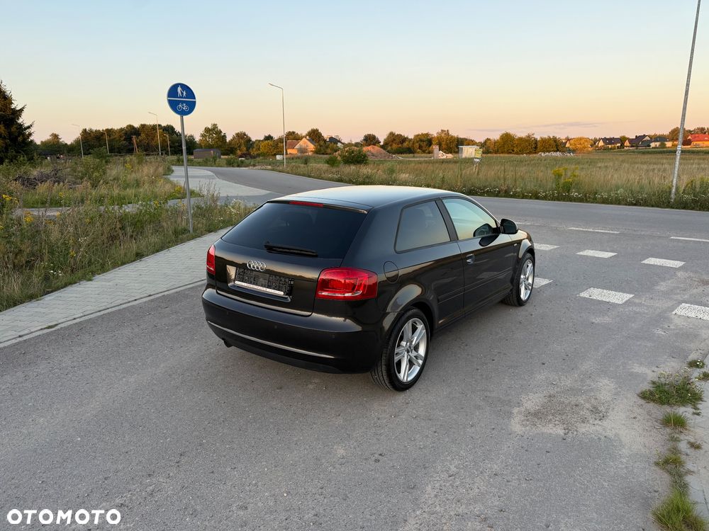 Audi A3 Sportback 1.6 TDI DPF S line Sportpaket - 7