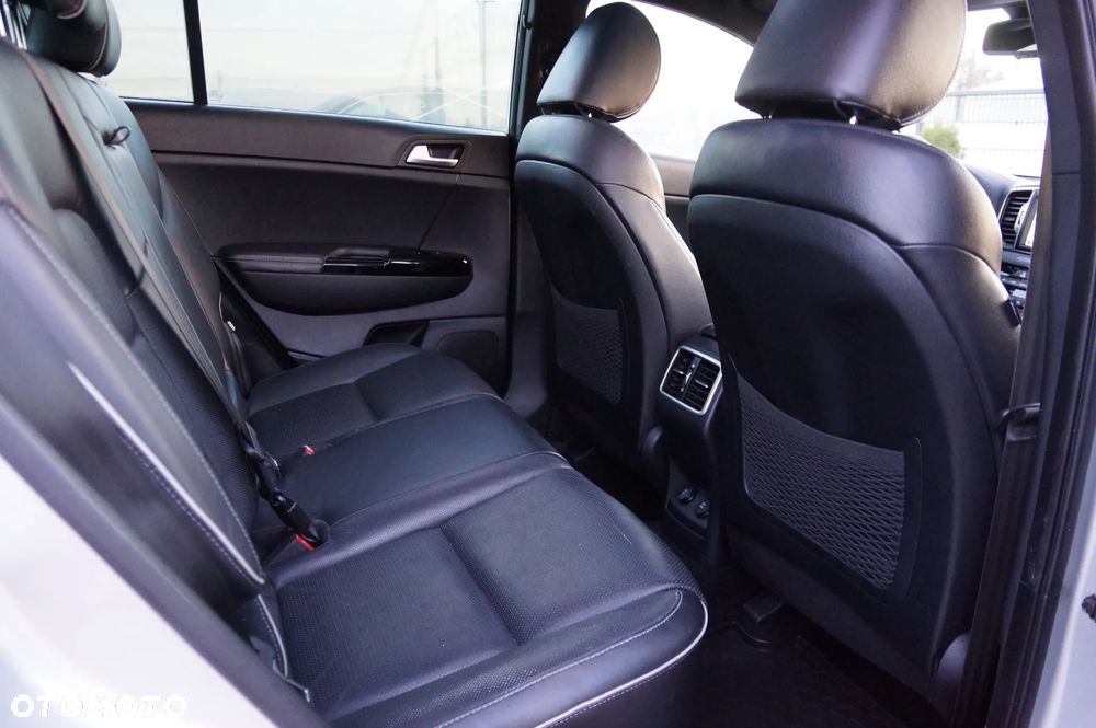 Kia Sportage 2,0 CRDI AWD GT Line - 33