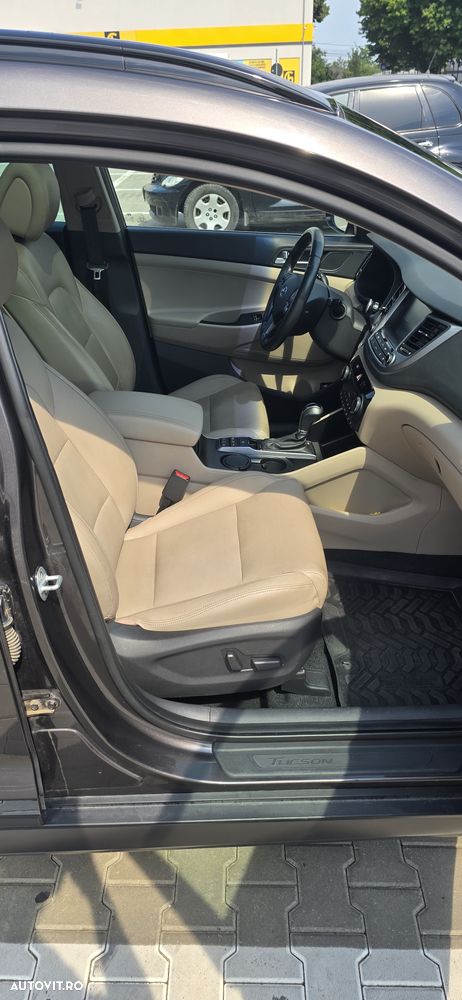 Hyundai Tucson 2.0 CRDI 4WD 6AT Luxury Pack+ - 17