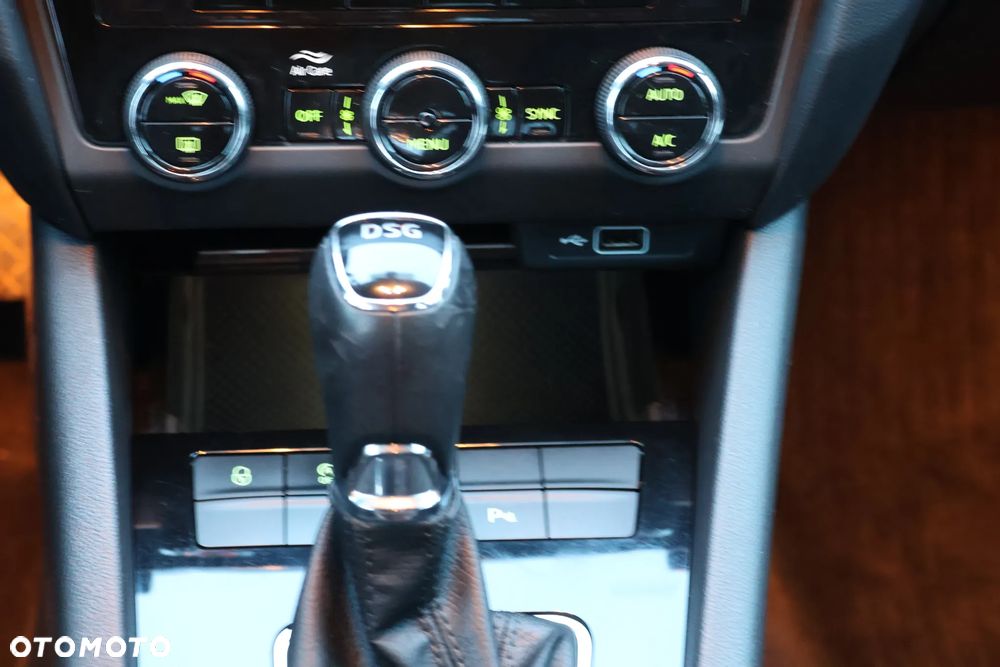Skoda Octavia 1.5 TSI ACT DSG Tour - 19