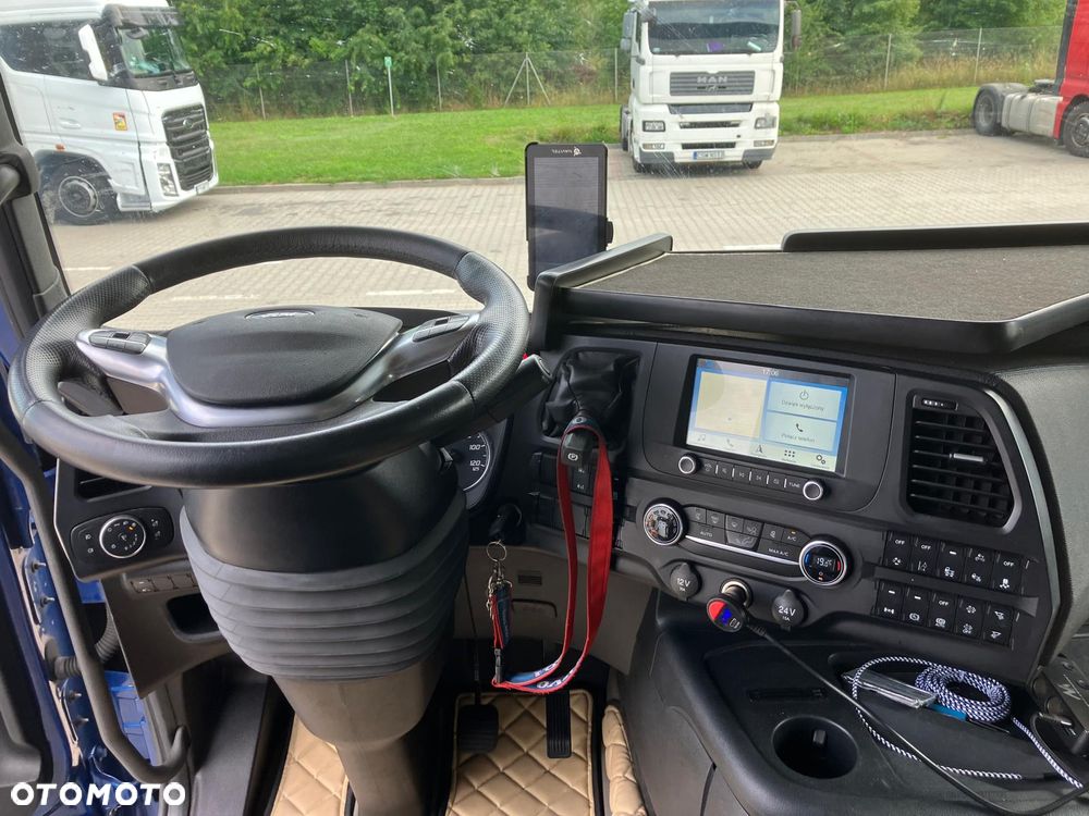 Ford F-MAX - 15