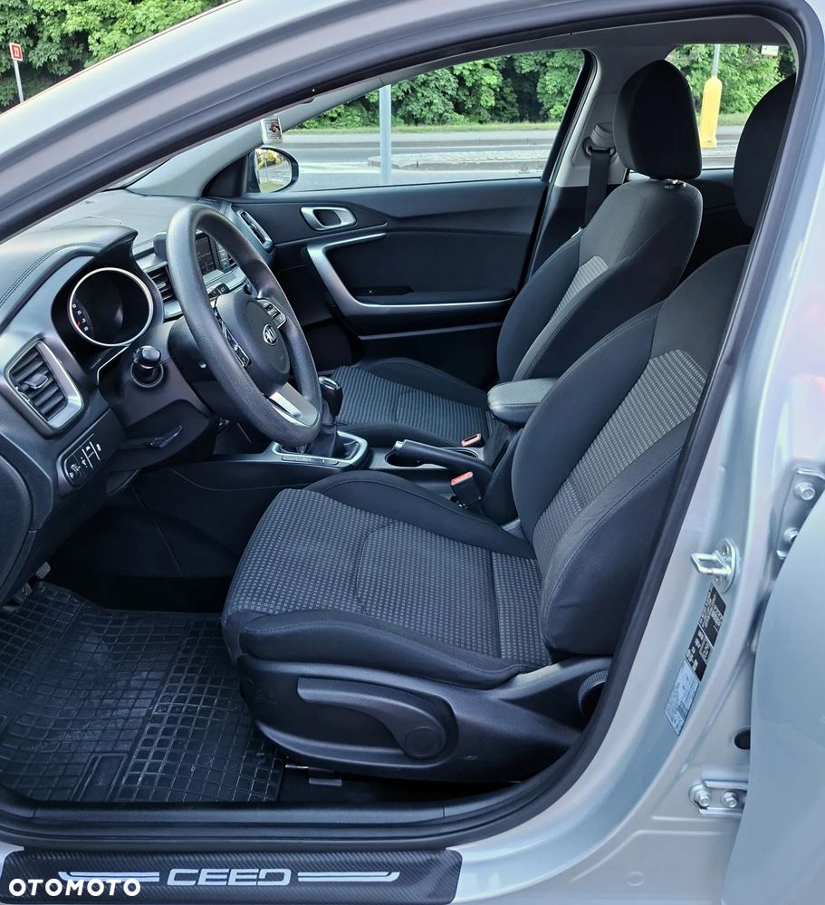 Kia Ceed - 24