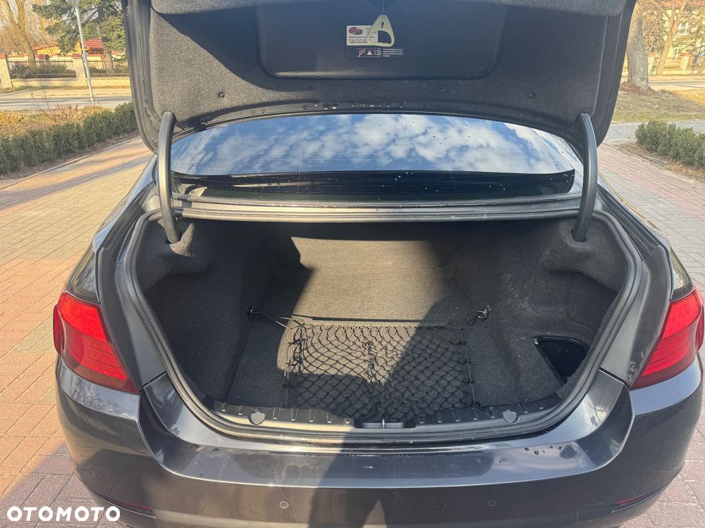 BMW Seria 5 528i xDrive Modern Line - 14