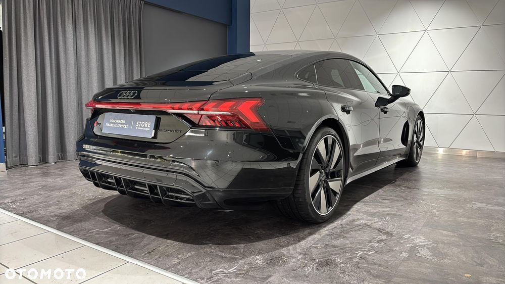 Audi e-tron GT - 5