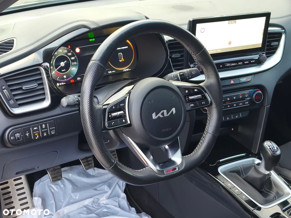 Kia ProCeed 1.5 T-GDI OPF GT LINE - 36