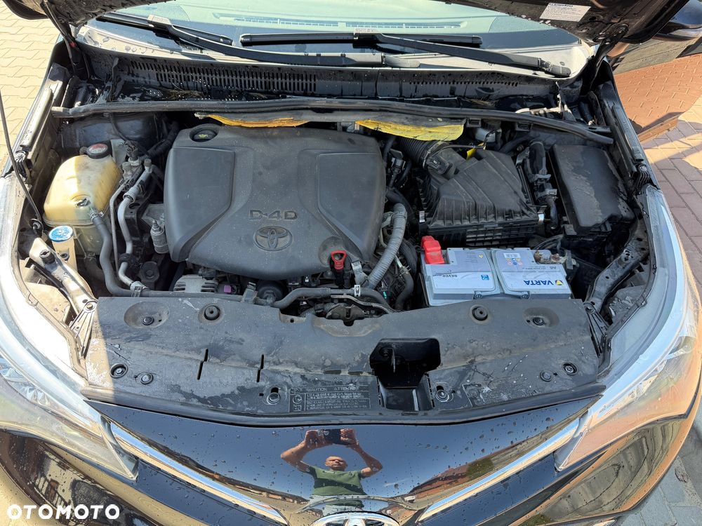 Toyota Avensis Touring Sports 1.6 D-4D Comfort - 25