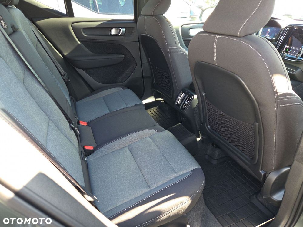 Volvo XC 40 B4 Plus Dark - 12