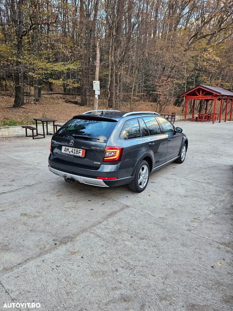 Skoda Octavia Combi 2.0 TDI 4x4 DSG Scout - 9