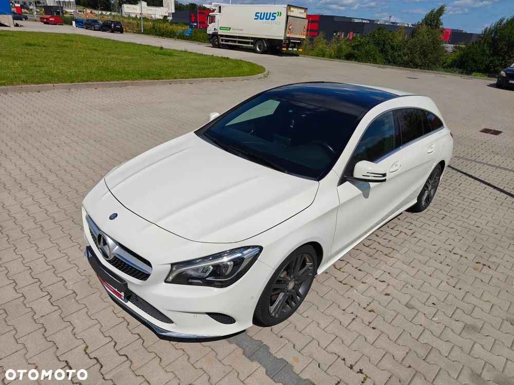 Mercedes-Benz CLA 180 7G-DCT UrbanStyle Edition - 22