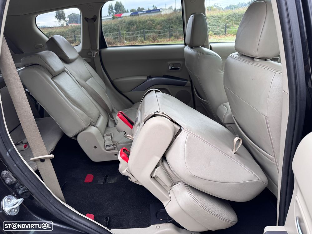 Mitsubishi Outlander 2.0 DI-D Instyle2 4WD - 19