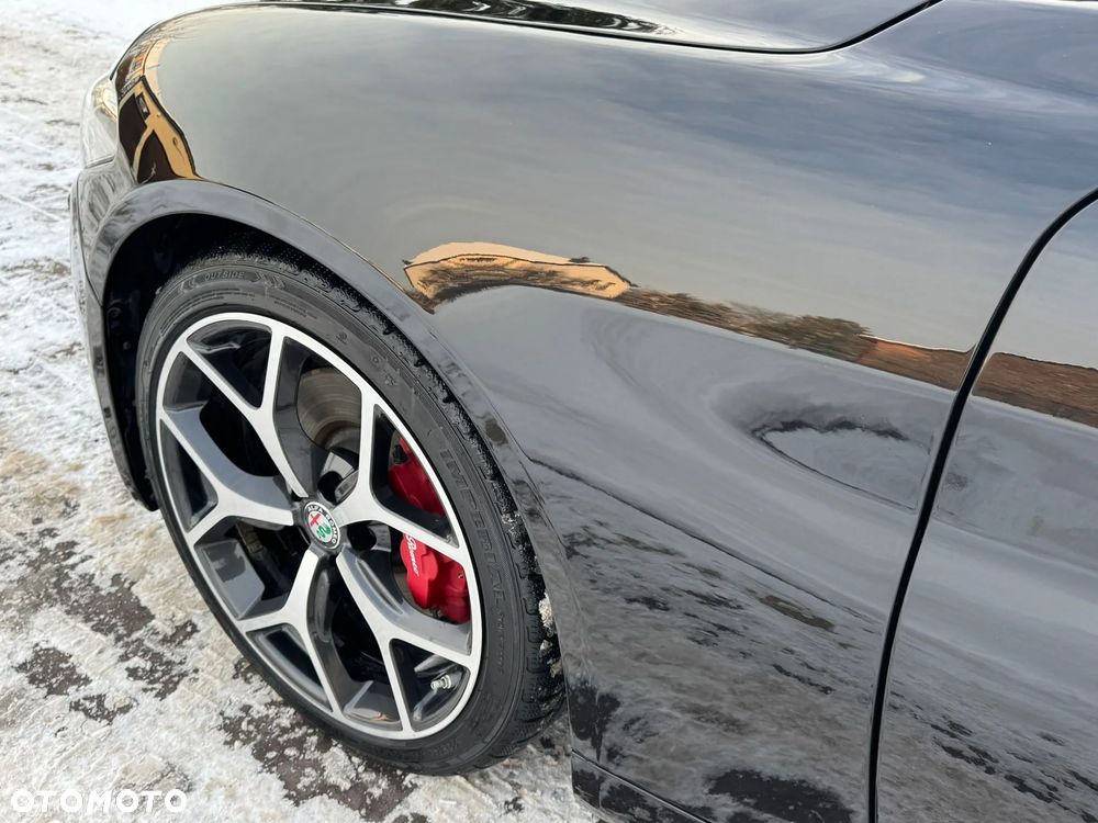 Alfa Romeo Giulia - 5