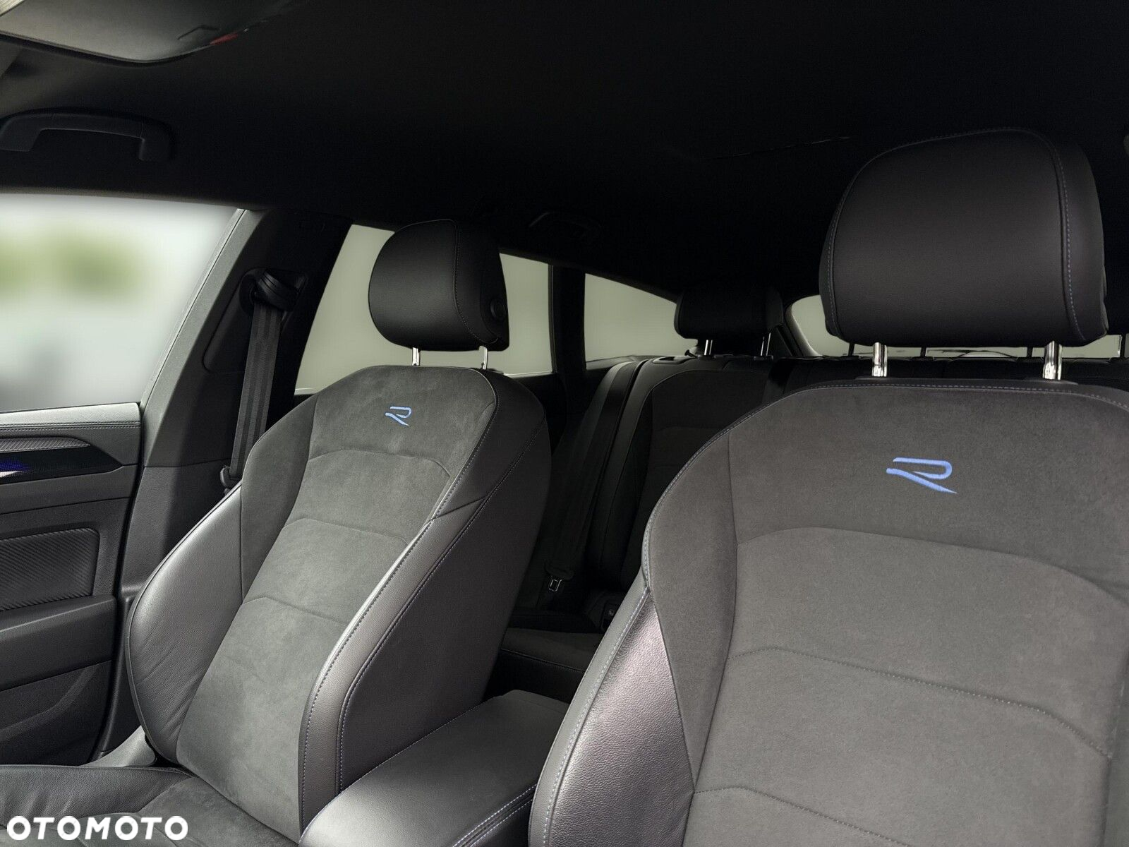 Volkswagen Arteon 2.0 TSI 4Motion R DSG - 11