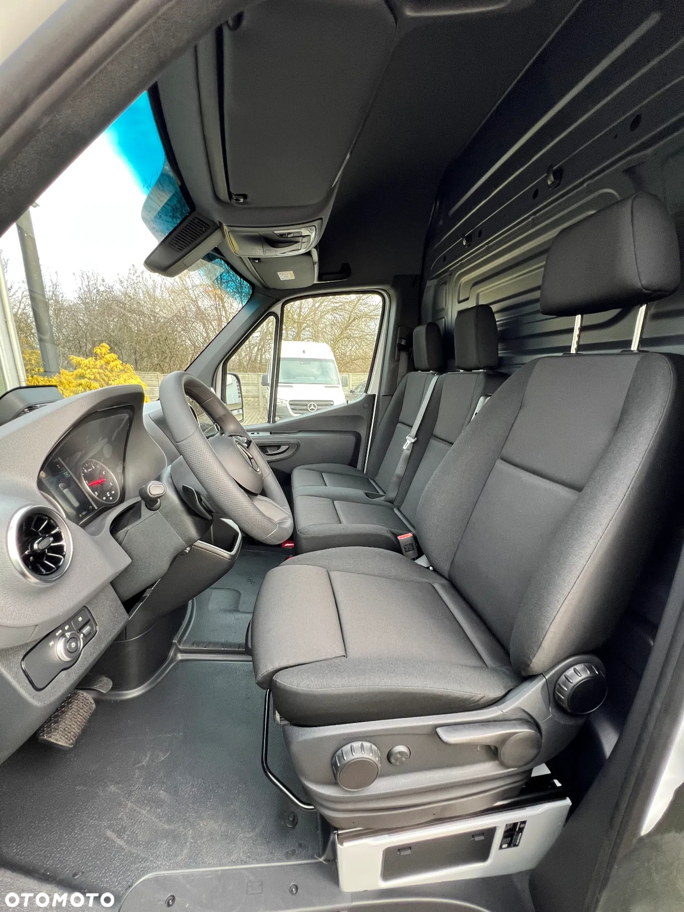 Mercedes-Benz Sprinter 319 CDI - 18