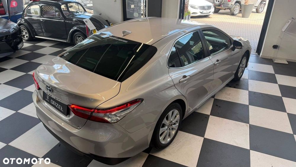 Toyota Camry - 9