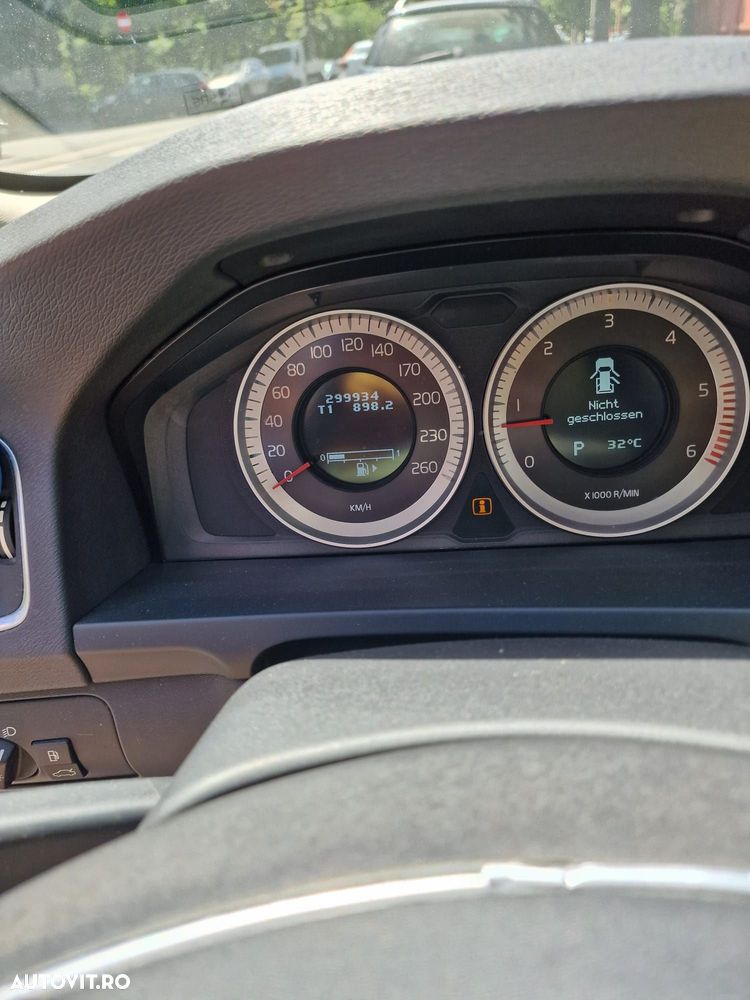 Volvo V60 D5 Momentum - 6