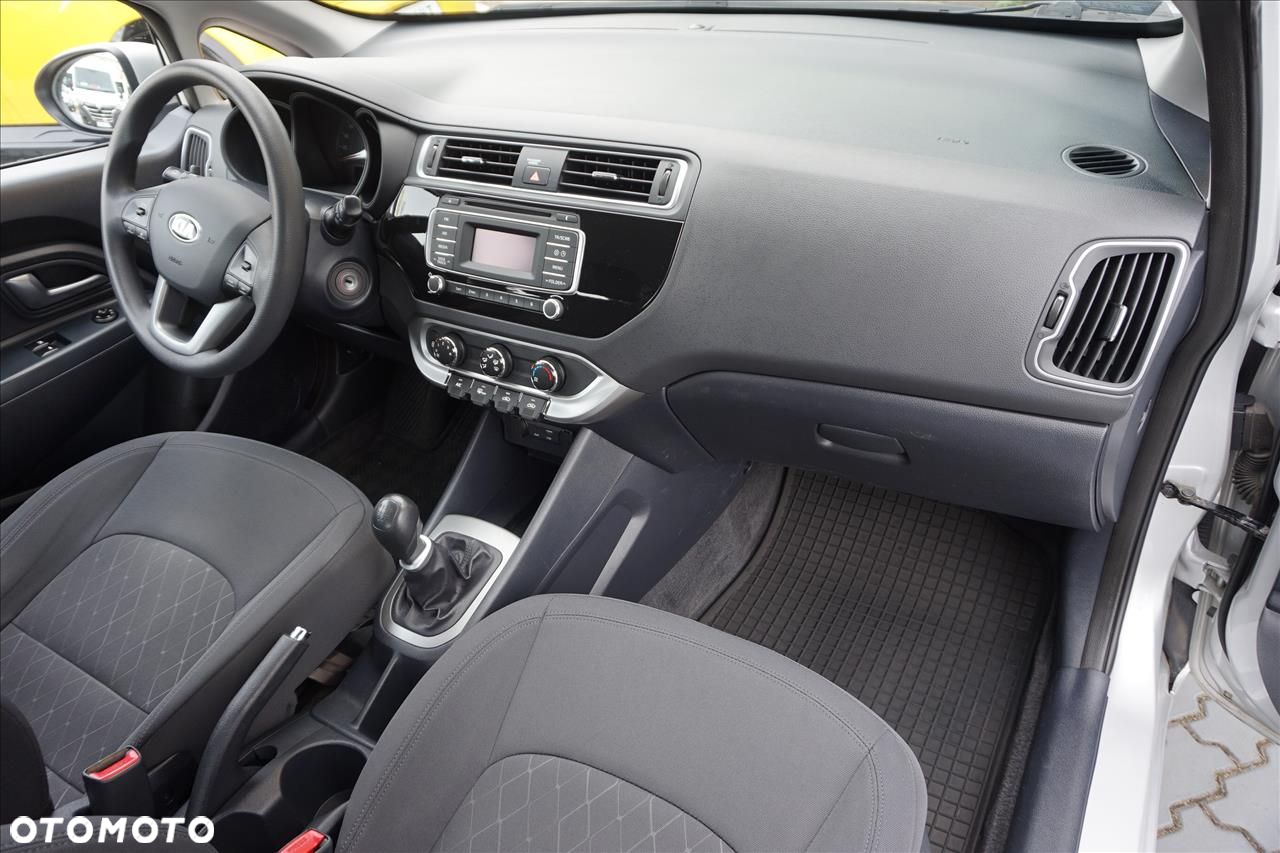 Kia Rio 1.4 L - 7