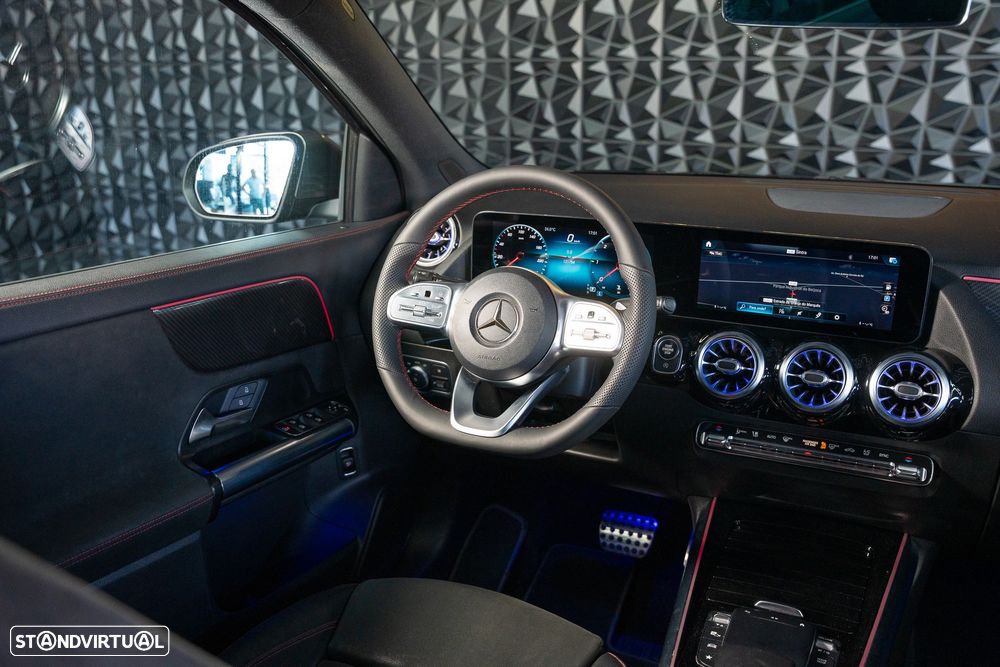 Mercedes-Benz GLA 180 d AMG Line - 12
