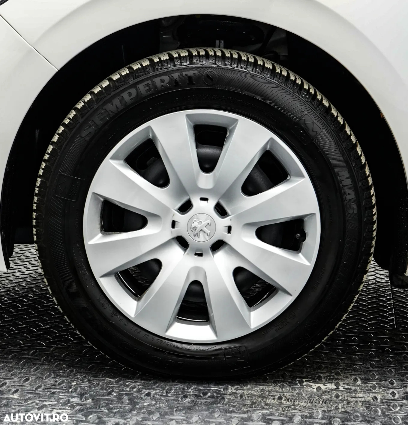Peugeot 301 1.5 BlueHDI FAP Allure - 23
