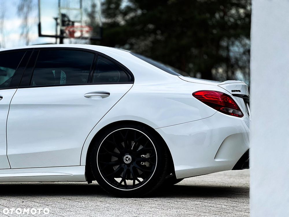 Mercedes-Benz Klasa C AMG 43 4Matic 9G-TRONIC - 11