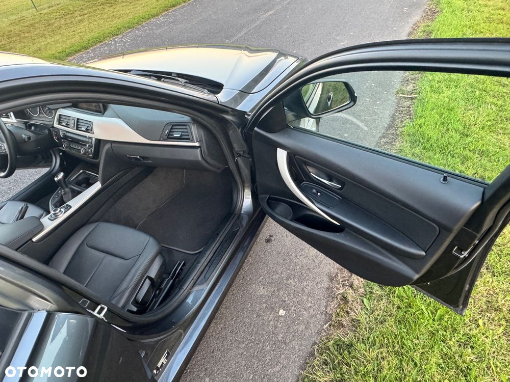 BMW Seria 3 318d Touring Luxury Line - 23