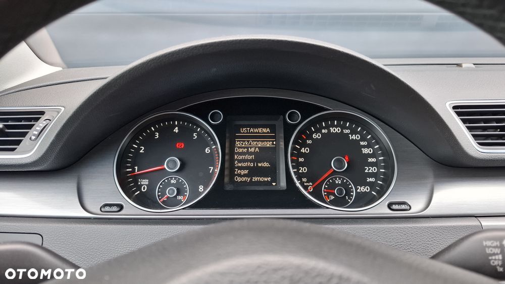 Volkswagen Passat - 25