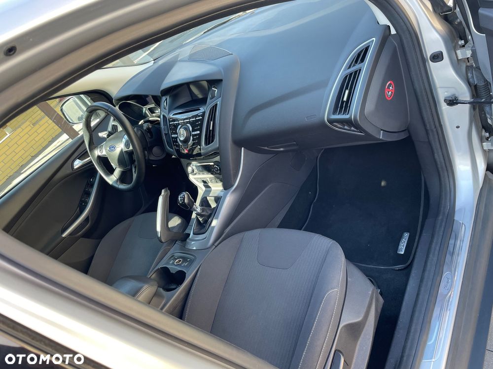 Ford Focus - 36