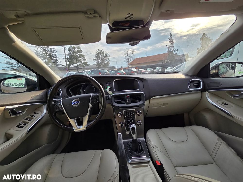 Volvo V40 D2 R Design - 14