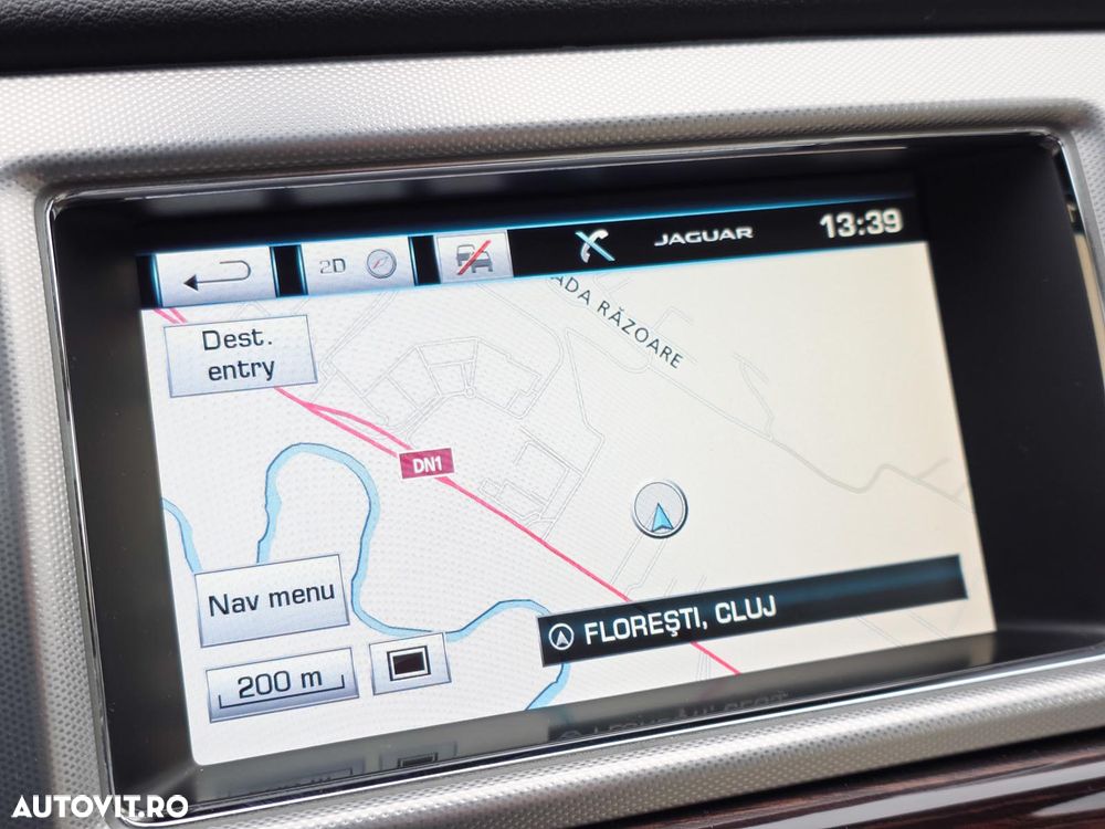 Jaguar XF 2.0 Turbo - 32