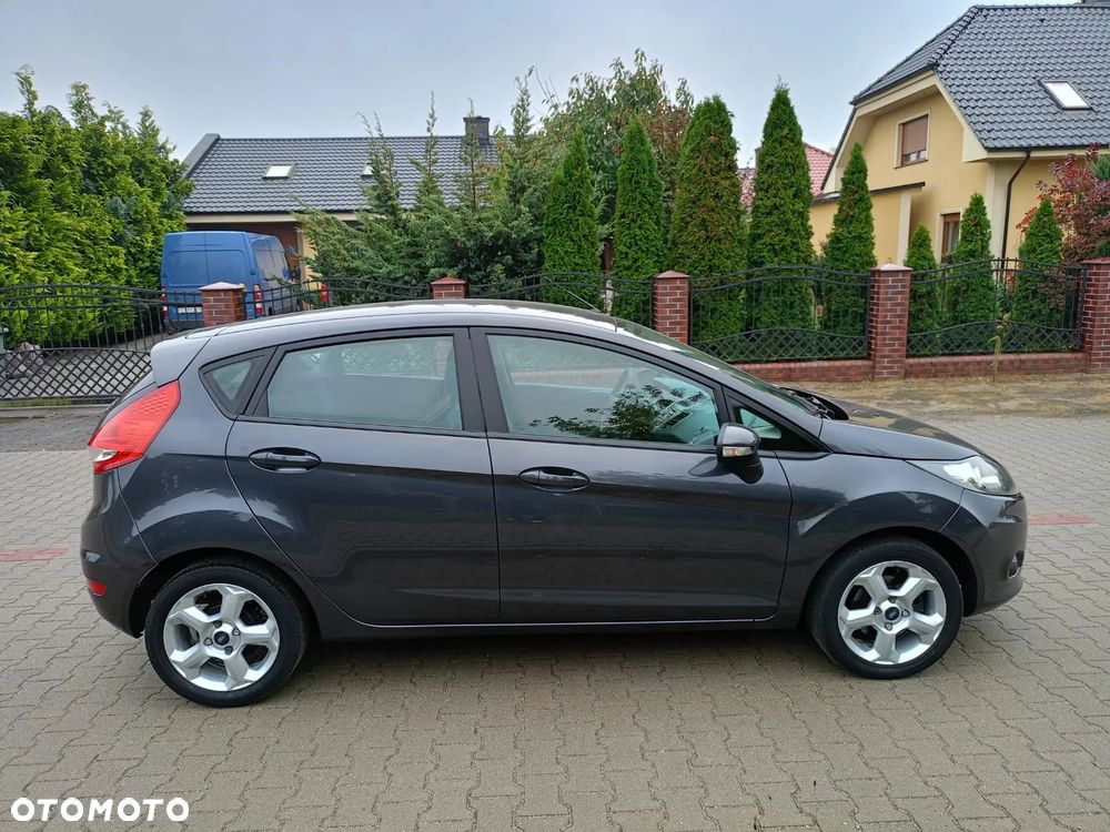 Ford Fiesta - 8