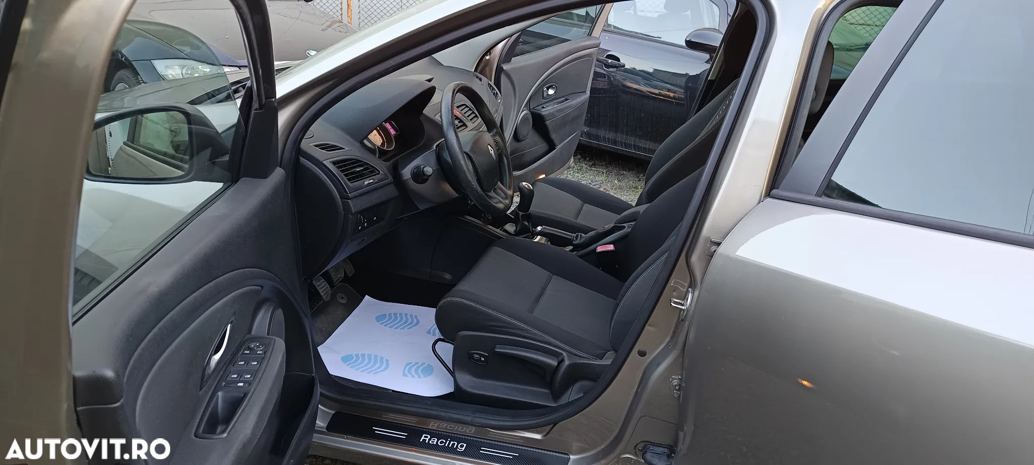 Renault Megane ENERGY dCi 90 EXPERIENCE - 25