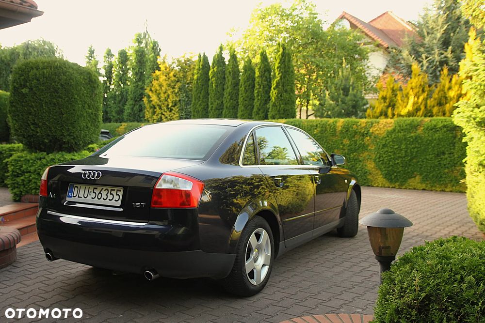 Audi A4 Limousine - 10