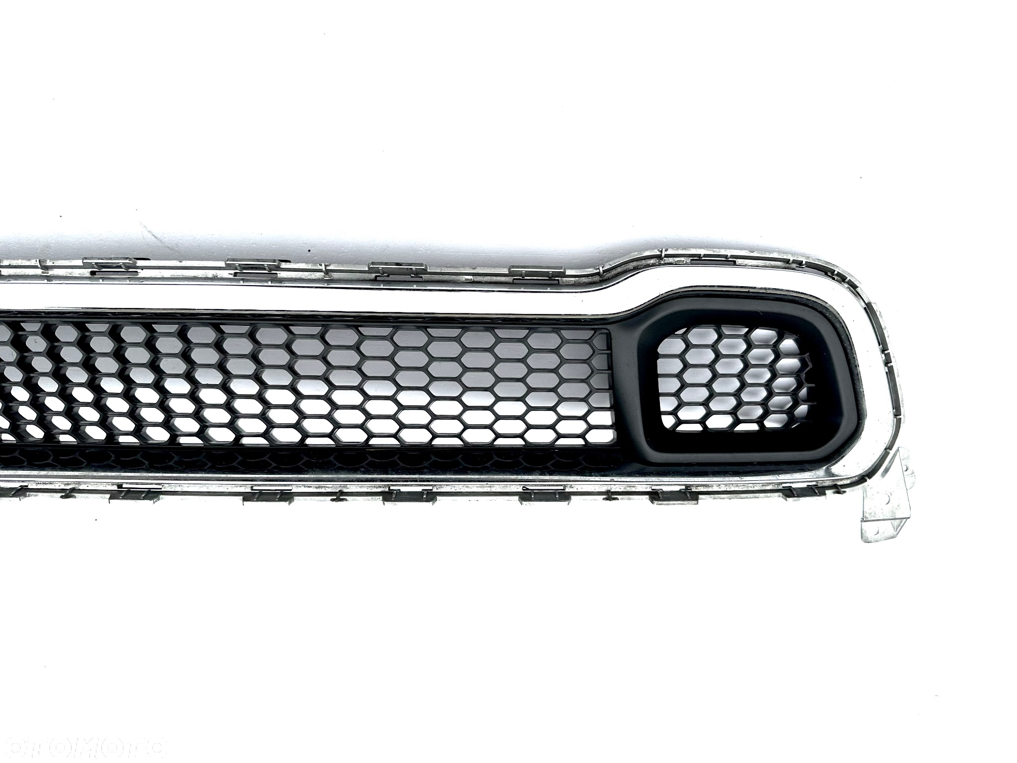 JEEP CHEROKEE KL 2014 - 2018 atrapa kratka dolna zderzak CHROM ORYGINAŁ OE - 2