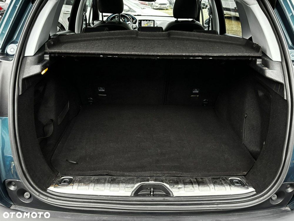 Peugeot 2008 1.2 Pure Tech Allure S&S - 16