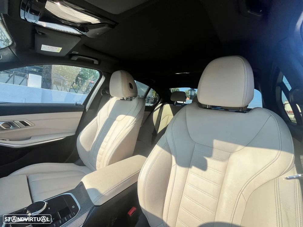BMW 330 e Pack Desportivo M Auto - 30