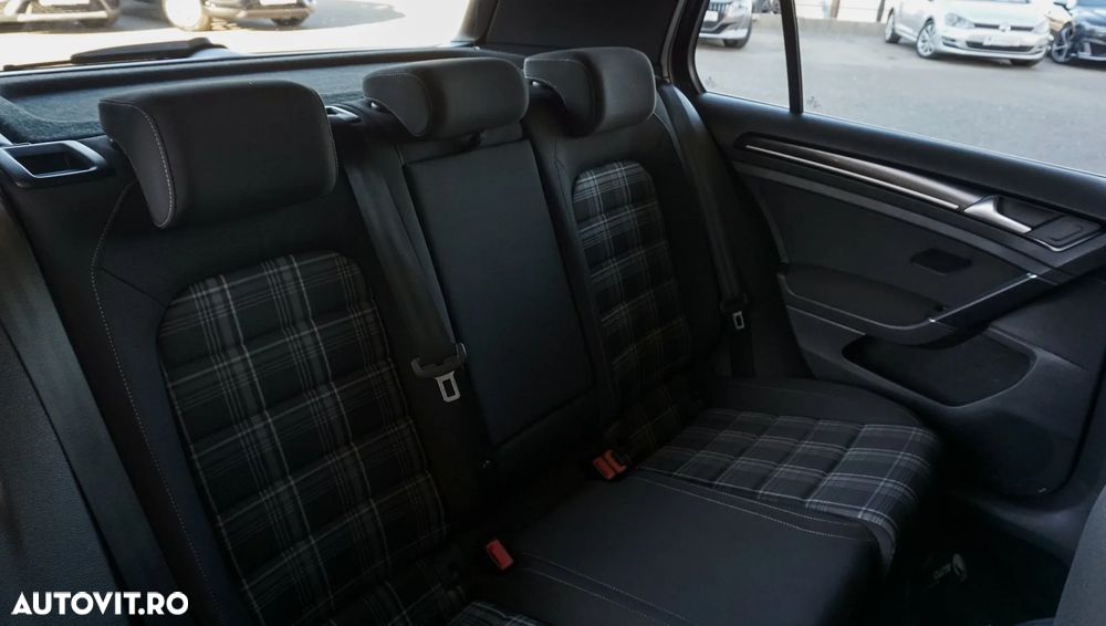 Volkswagen Golf GTD (BlueMotion Technology) DSG - 27
