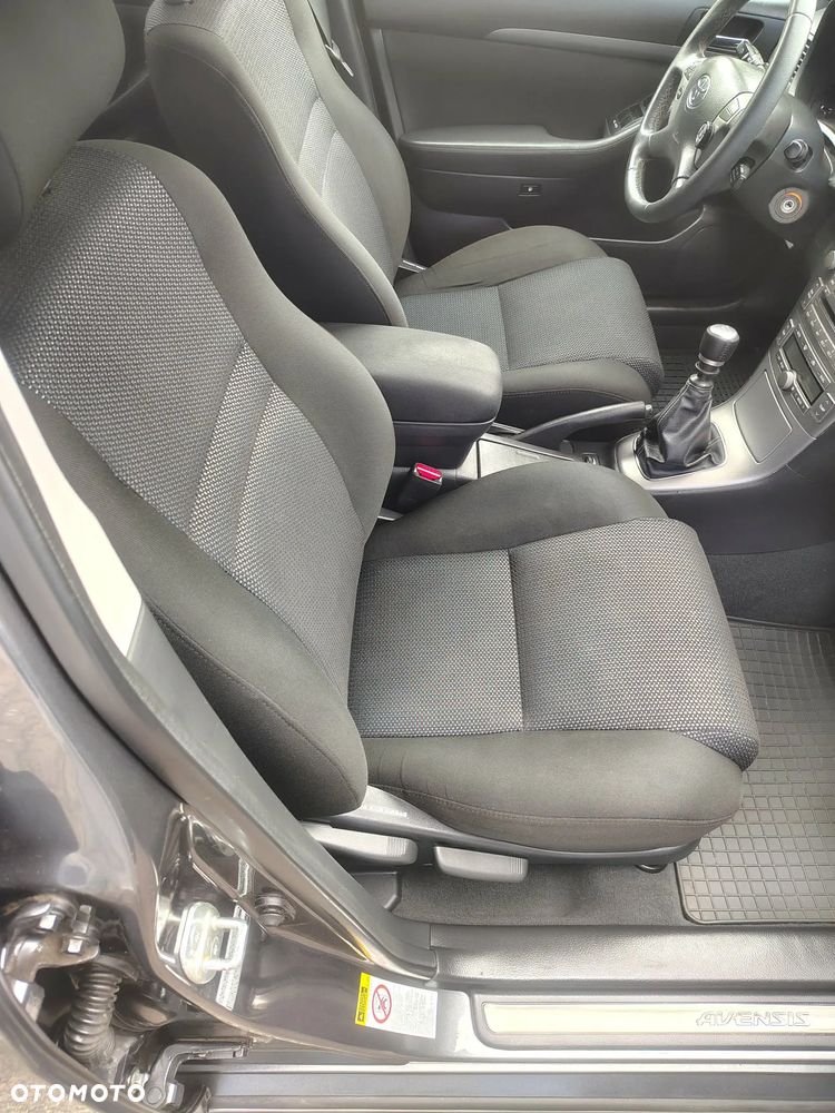 Toyota Avensis 2.2 D-4D X Premium - 19