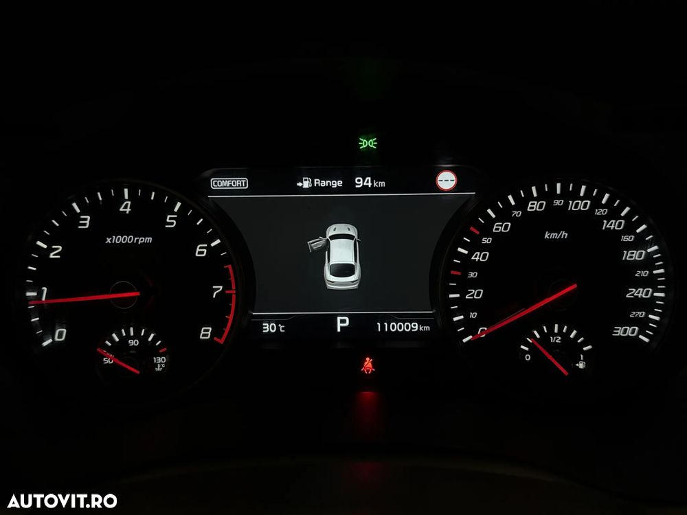 Kia Stinger - 11