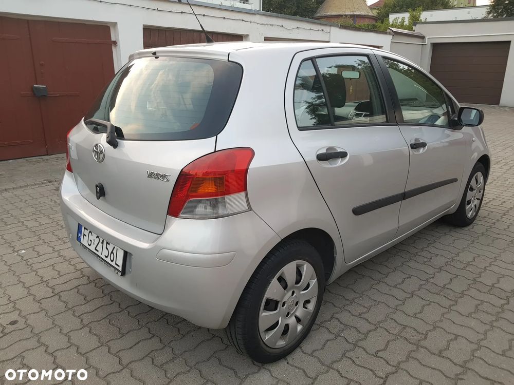 Toyota Yaris 1.33 Luna - 4